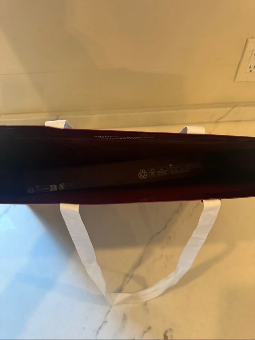 Gucci Glossy Wine Red Logo shopping Bag 19x15x2
